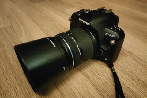 Najlepsze obiektywy do Olympus E-420, które poprawią Twoje zdjęcia