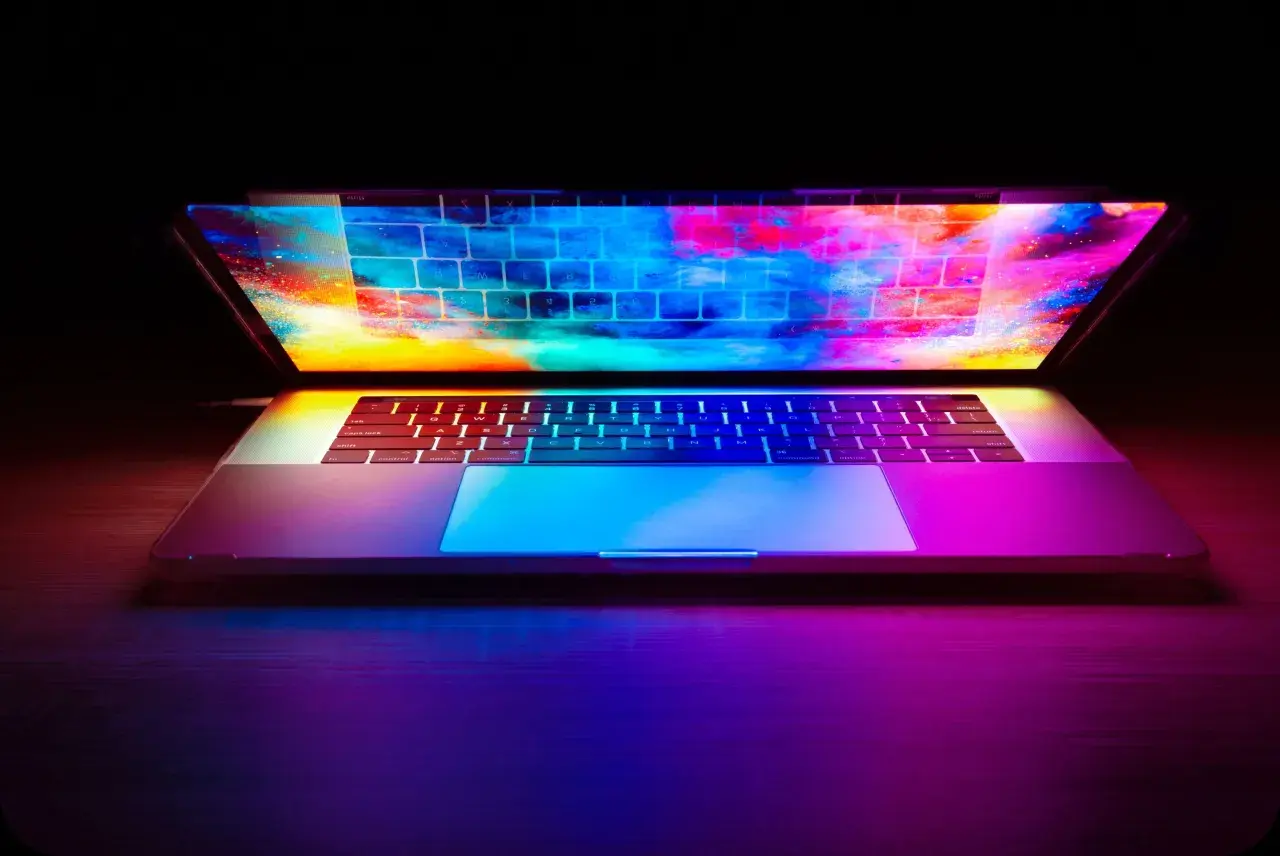 Jaki laptop do Photoshopa? Wybierz najlepszy model do edycji zdjęć